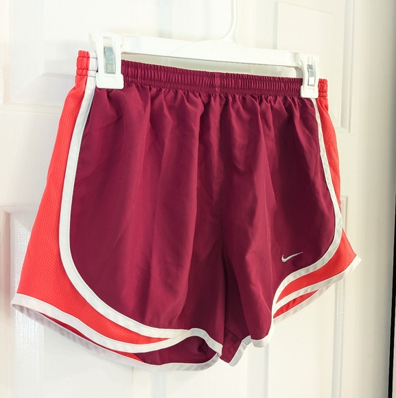 Nike Athletic Dry Fit Shorts - Great For Running, Training, Gym, Sports, Etc - Picture 2 of 6